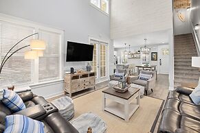 1352 Laurel Grove 3 Bedroom Home by RedAwning