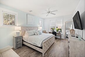 1352 Laurel Grove 3 Bedroom Home by RedAwning