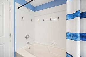 1352 Laurel Grove 3 Bedroom Home by RedAwning