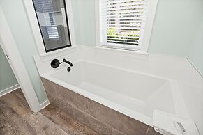 1352 Laurel Grove 3 Bedroom Home by RedAwning