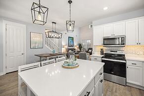 1352 Laurel Grove 3 Bedroom Home by RedAwning