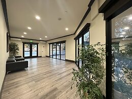 Aspire Inn & Suites Orange