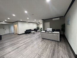 Aspire Inn & Suites Orange