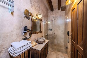 Pegas Cave Suites
