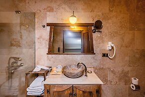 Pegas Cave Suites