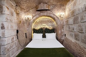 Pegas Cave Suites