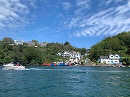 The Slipway Fowey Harbour, Parking 1 Min & Garden