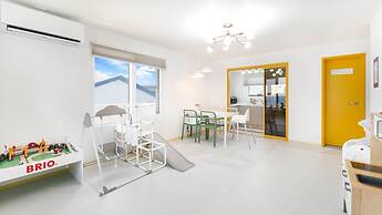 Jeju Kidsgajok Badatgahauseu