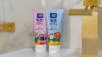 Jeju Kidsgajok Badatgahauseu