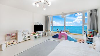 Jeju Kidsgajok Badatgahauseu