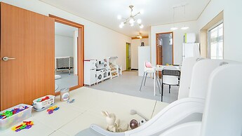 Jeju Kidsgajok Badatgahauseu