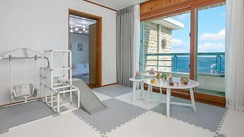 Jeju Kidsgajok Badatgahauseu