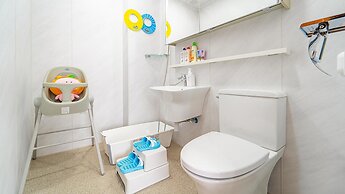 Jeju Kidsgajok Badatgahauseu