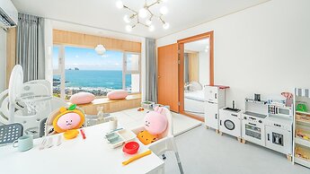 Jeju Kidsgajok Badatgahauseu