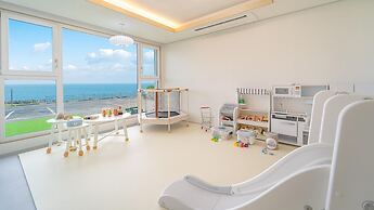 Jeju Kidsgajok Badatgahauseu