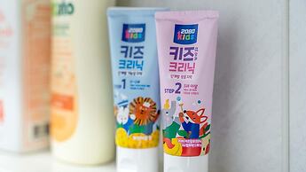 Jeju Kidsgajok Badatgahauseu