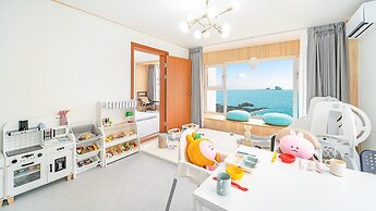 Jeju Kidsgajok Badatgahauseu