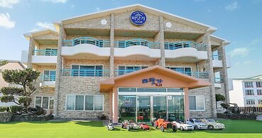 Jeju Kidsgajok Badatgahauseu