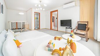 Jeju Kidsgajok Badatgahauseu