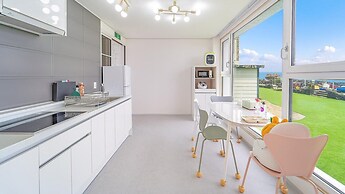 Jeju Kidsgajok Badatgahauseu