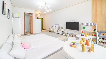 Jeju Kidsgajok Badatgahauseu