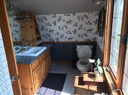Snow Goose Lodge at Gamekeeper's Marsh
