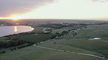 Snow Goose Lodge at Gamekeeper's Marsh