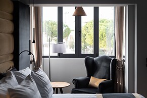 Athenian Riviera Luxurious Residence