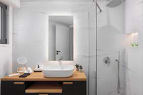 Athenian Riviera Luxurious Residence