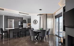 Athenian Riviera Luxurious Residence