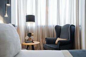 Athenian Riviera Luxurious Residence