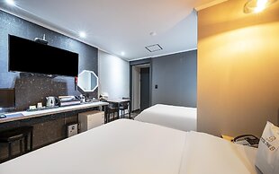 Yeosu Hotel The B