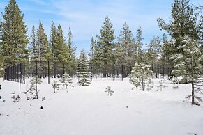 Beautifully Updated 6 Todd Home with Hot Tub and Easy Access to SHARC 