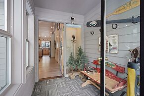 Beautifully Updated 6 Todd Home with Hot Tub and Easy Access to SHARC 