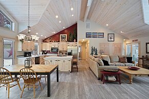 Beautifully Updated 6 Todd Home with Hot Tub and Easy Access to SHARC 