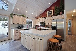 Beautifully Updated 6 Todd Home with Hot Tub and Easy Access to SHARC 