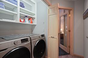 Beautifully Updated 6 Todd Home with Hot Tub and Easy Access to SHARC 