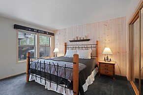 Beautifully Updated 6 Todd Home with Hot Tub and Easy Access to SHARC 