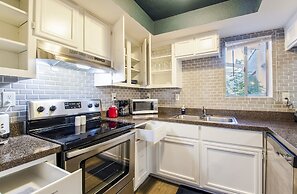 The Avenida Condominiums