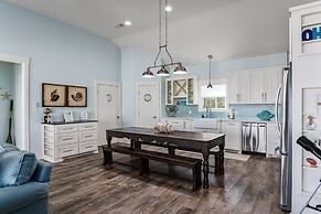 Ohana 3 Bedroom Home by RedAwning