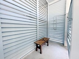 Ohana 3 Bedroom Home by RedAwning