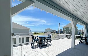 Ohana 3 Bedroom Home by RedAwning