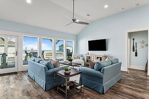 Ohana 3 Bedroom Home by RedAwning