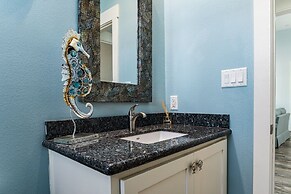 Ohana 3 Bedroom Home by RedAwning