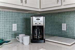 Ohana 3 Bedroom Home by RedAwning