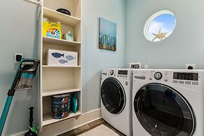 Ohana 3 Bedroom Home by RedAwning