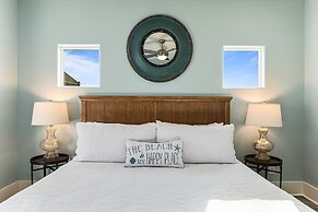 Ohana 3 Bedroom Home by RedAwning