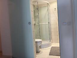 Stunning 2-Room Penthouse Lakeview W11