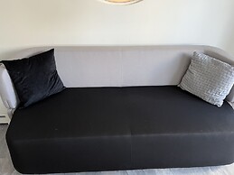 Stunning 2-Room Penthouse Lakeview W11