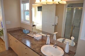 Salish Bed & Breakfast and Spa